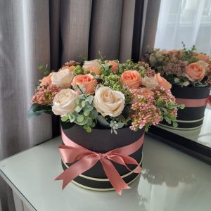Orange roses hat box